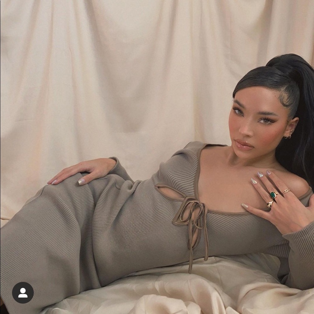 Brown dress